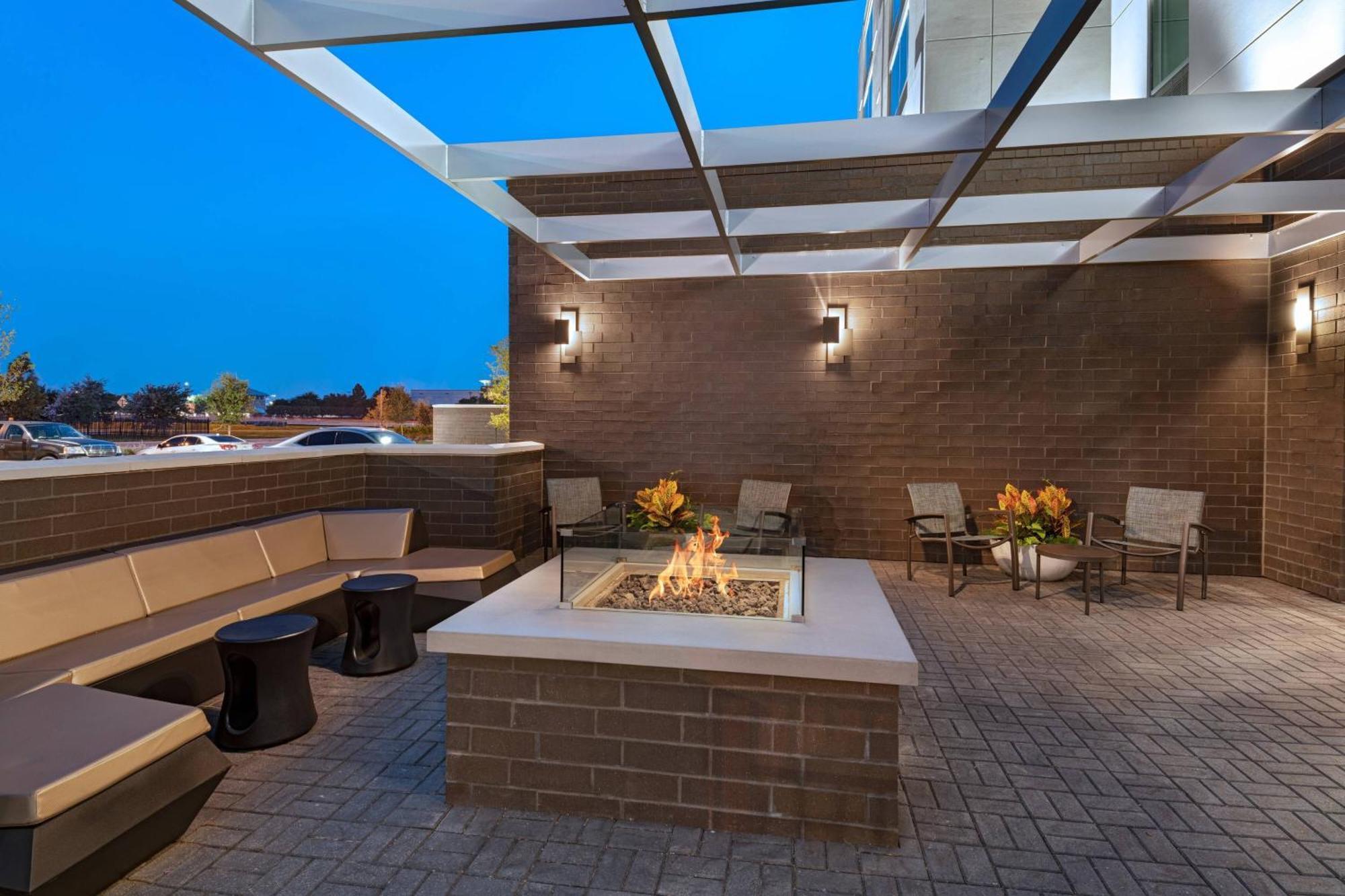 Springhill Suites By Marriott Dallas Richardson/University Area Exterior foto